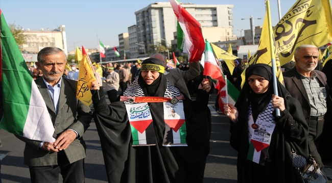 Tahran'da binlerce kişi İsrail'in Gazze'deki saldırılarını protesto etti