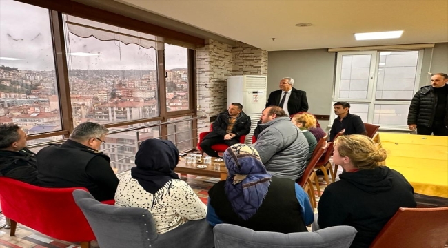 Zonguldak Valisi Hacıbektaşoğlu, batan geminin kayıp personelinin aileleriyle görüştü