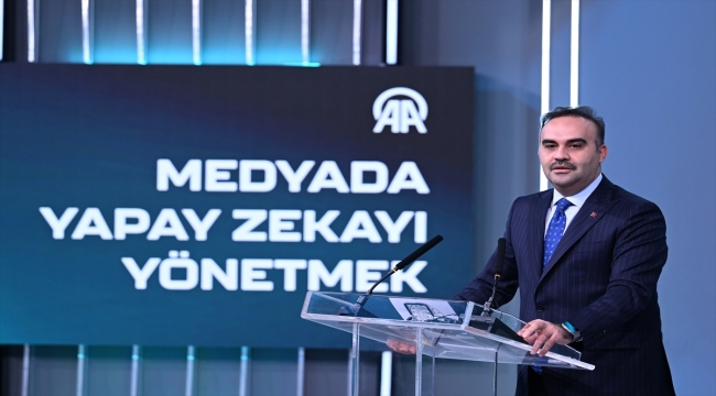 Bakan Kacır, "Medyada Yapay Zekayı Yönetmek" forumunda konuştu