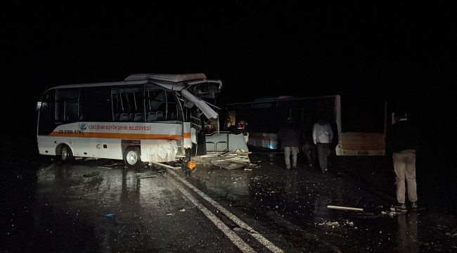 Eskişehir'de belediye otobüsü ve midibüsü ile karavan çarpıştı, 14 kişi yaralandı