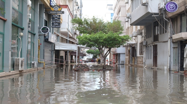 Hatay İskenderun'da sağanak etkili oldu