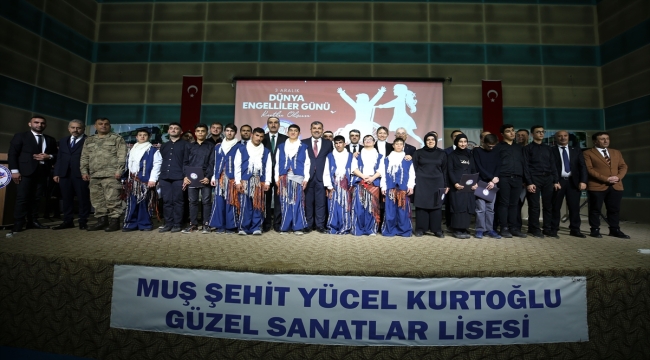 Muş'ta özel öğrencilerin koro ve halay performansı alkış aldı