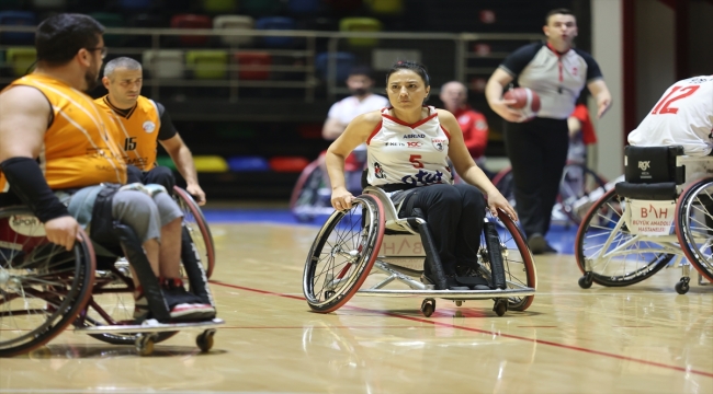 Tekerlekli Sandalye Basketbolda takımının kadın sporcusu Arıkan, mücadelesiyle takdir topluyor