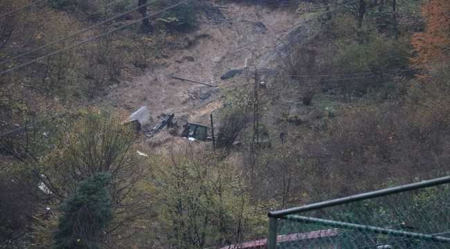 Zonguldak'ta heyelanda göçük altında kalan anne ve oğlun bulunması için çalışma yürütülüyor