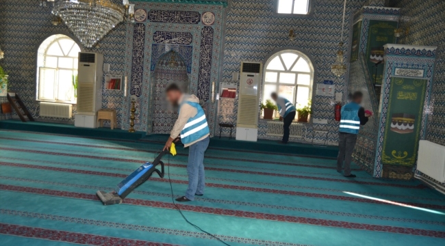 Denetimli Serbestlik Müdürlüğü yükümlüleri cami temizliği yaptı