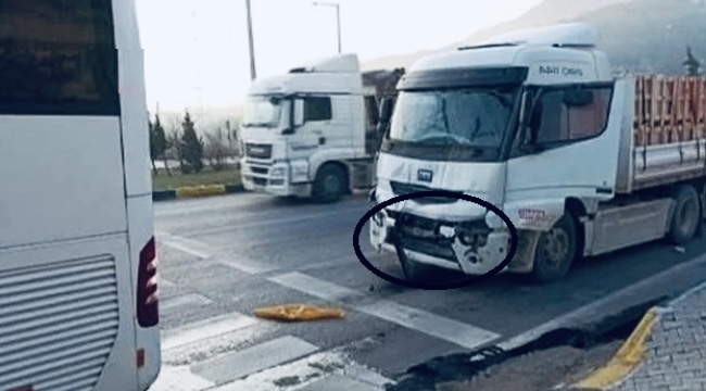 TIR, cezaevi servis aracına çarptı, 4 yaralı