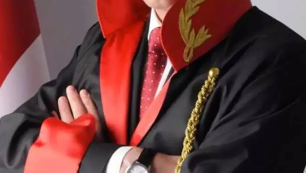 Mahkeme hakimini öz kardeşi silahla vurdu