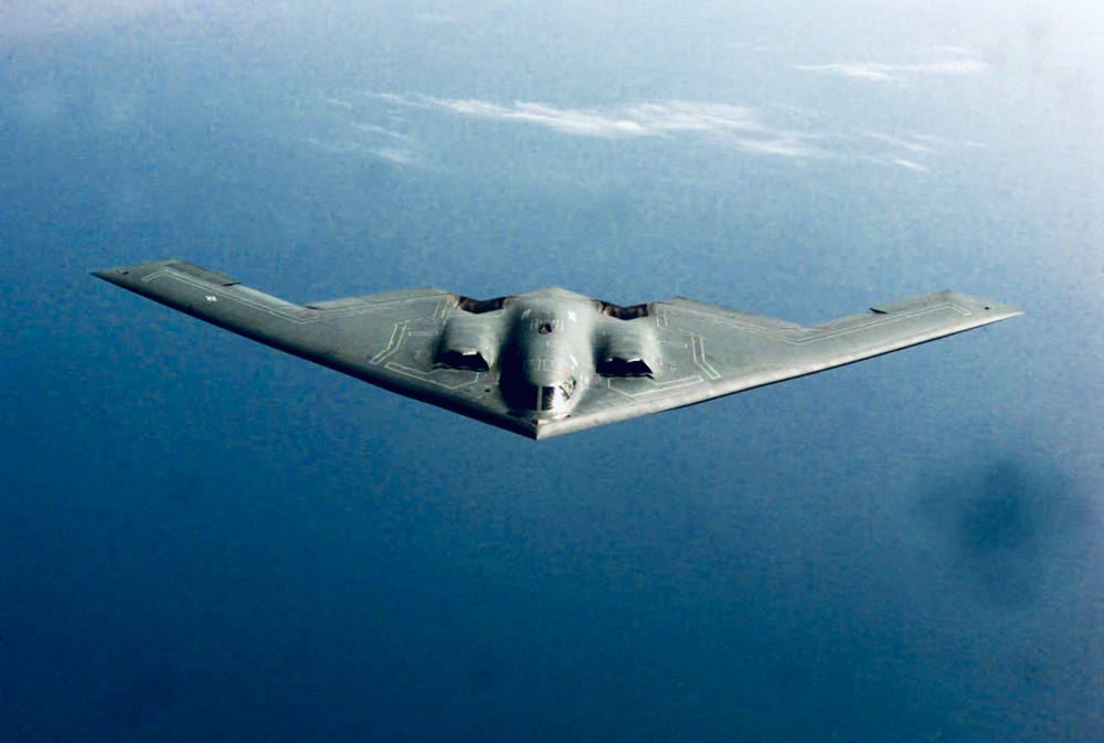 B-2 Hayalet Bombardıman Uçağı: Gökyüzünün Görünmez Devi ve Stratejik Gücü