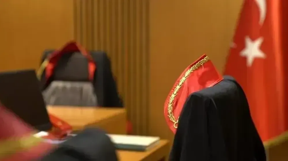Savcı, meslektaşlarını ve katibi dolandırmıştı: mahkeme cezasını artırdı