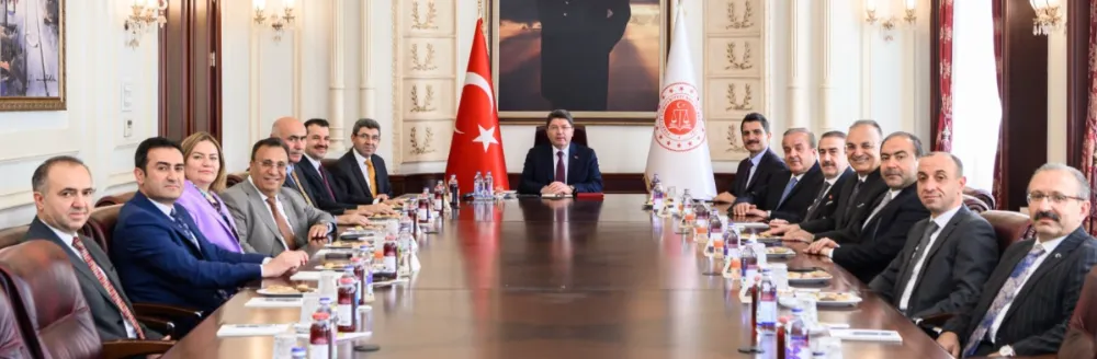 Adalet Bakanı, HSK üyeleri ile toplantı yaptı