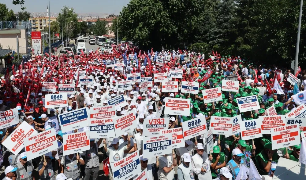 Memurların 2 Yıllık Zam Görüşmelerinin Yapıldığı Toplantıya Tepkiler Artıyor