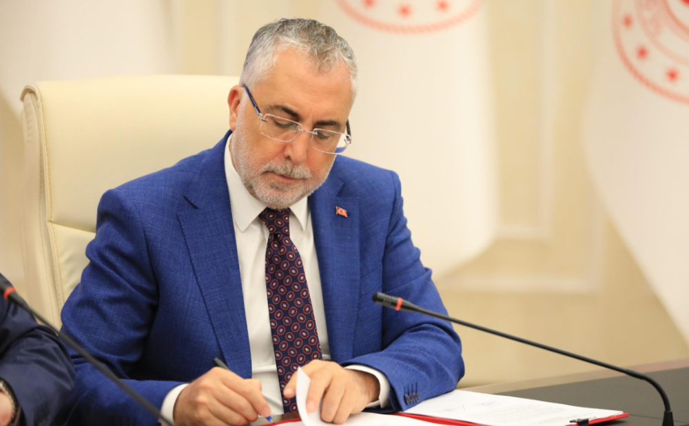 Memurlara ve Emeklilere Müjde: 8. Dönem Toplu Sözleşmede Önemli Kazanımlar Sağlandı