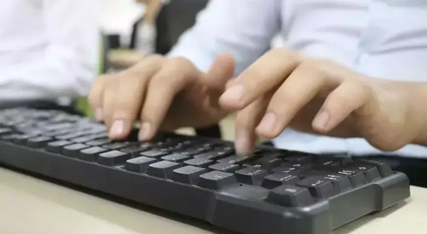 Adliyede 1 Milyon TL’lik Zimmet Skandalı: Zabıt Katibine Hapis ve Para Cezası